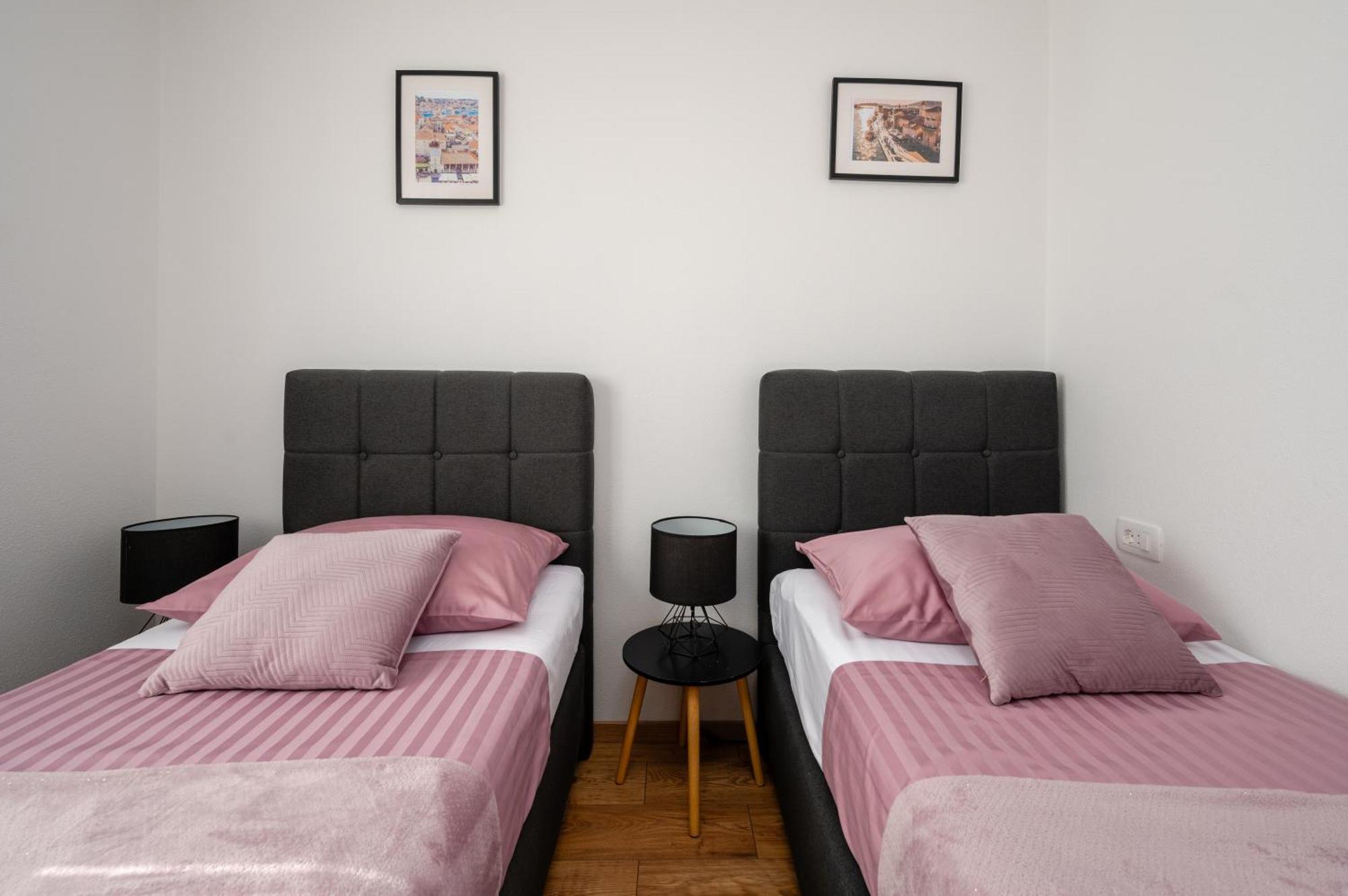 Apartment Ivi Трогір Екстер'єр фото