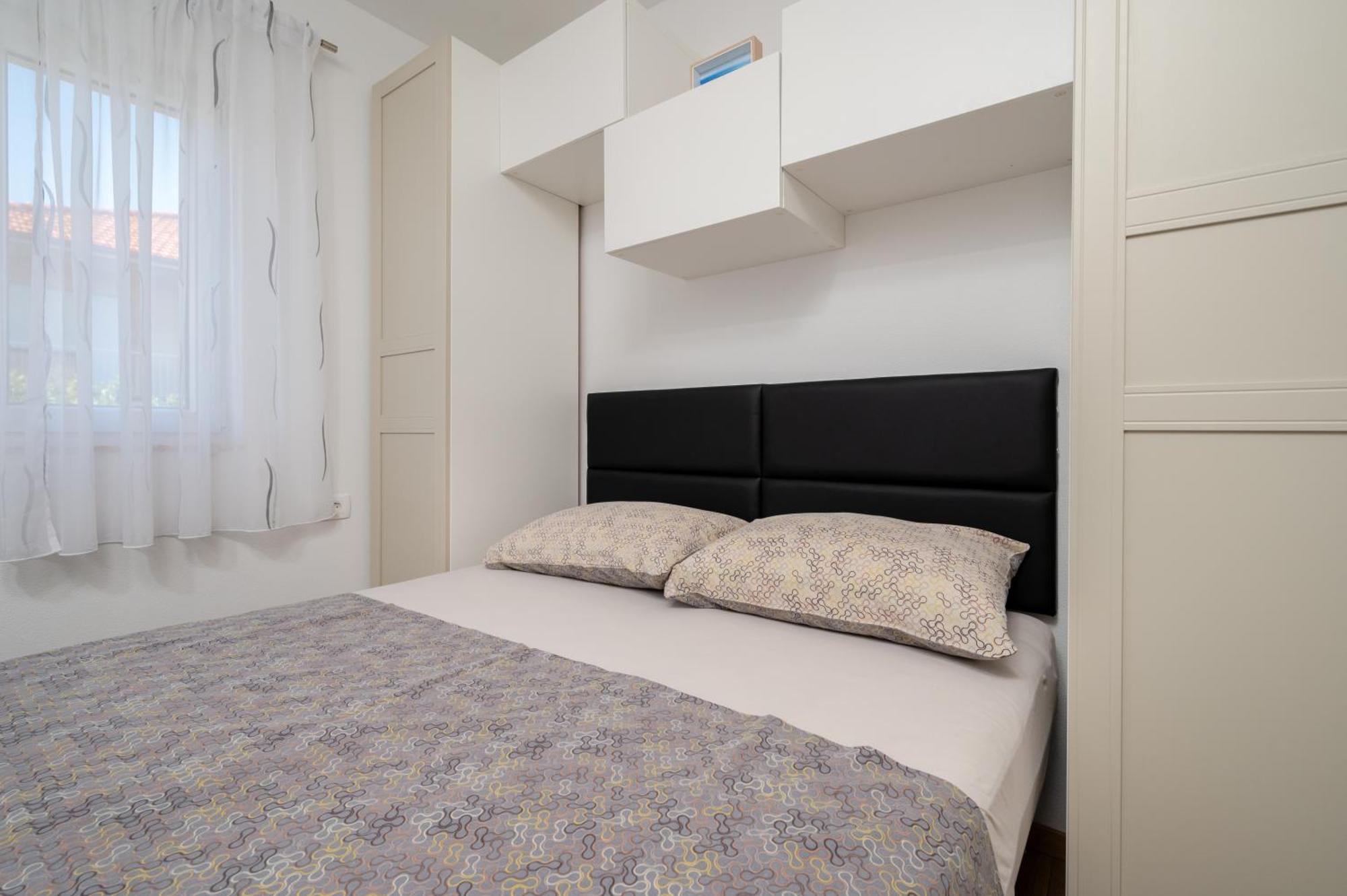 Apartment Ivi Трогір Екстер'єр фото